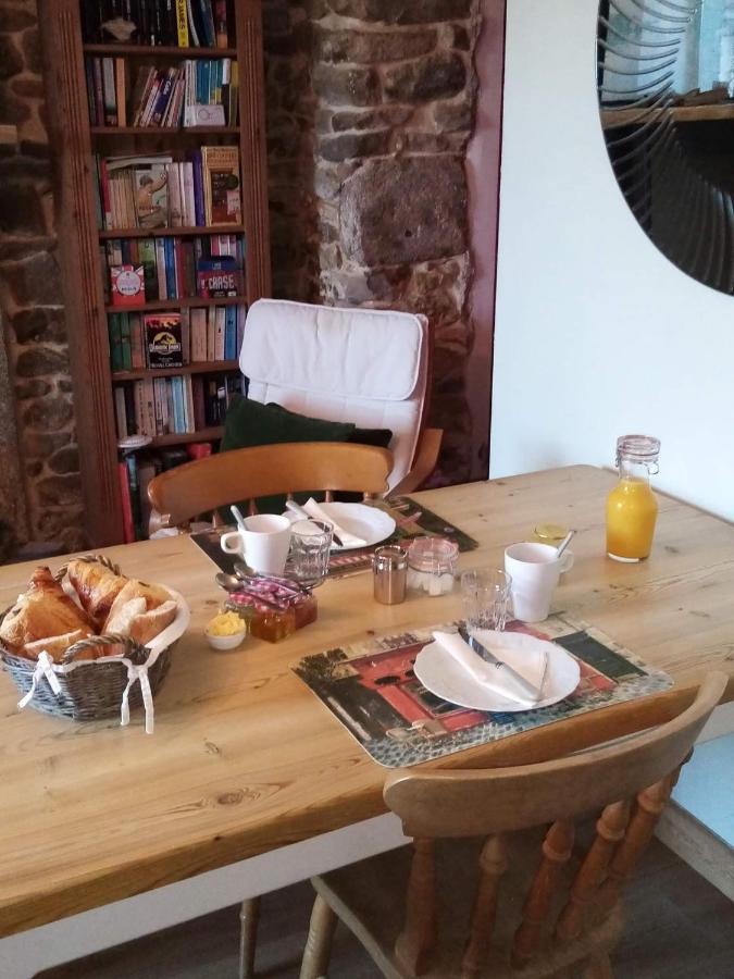 Bed and Breakfast 38 Friaudour Saint-Pardoux-lʼOrtigier Exterior foto