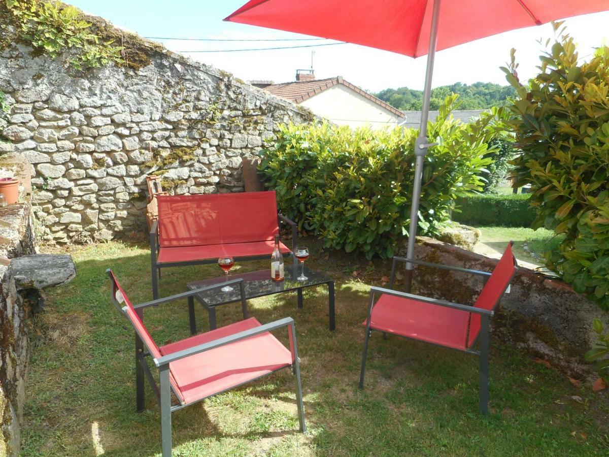 Bed and Breakfast 38 Friaudour Saint-Pardoux-lʼOrtigier Exterior foto